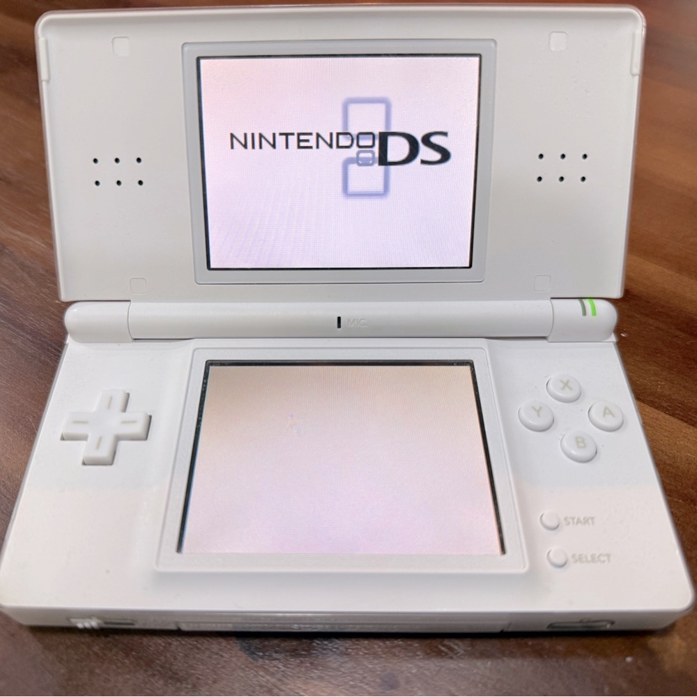 Nintendo DS Lite